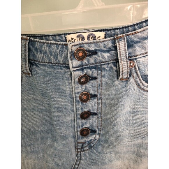 We the Free | Light Wash Distressed Button-Up Denim Mini Skirt Size 29 - Picture 2 of 4